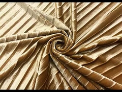 290GSM 93% Polyester Pleat Gold Velvet Upholstery Fabric για τη φούστα της κυρίας Χρυσό