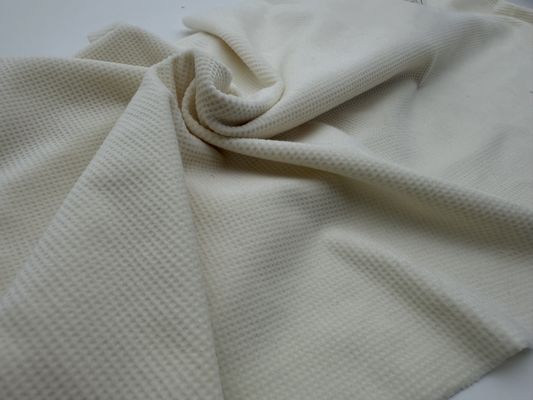 Ύφασμα βελούδο Micro Elatic 210-280gsm από πολυεστέρα, ιδανικό για φορέματα